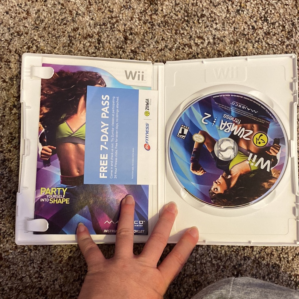 π πΊ Wii Zumba Fitness β¦2β¦ ππΊ - Picture 4 of 12
